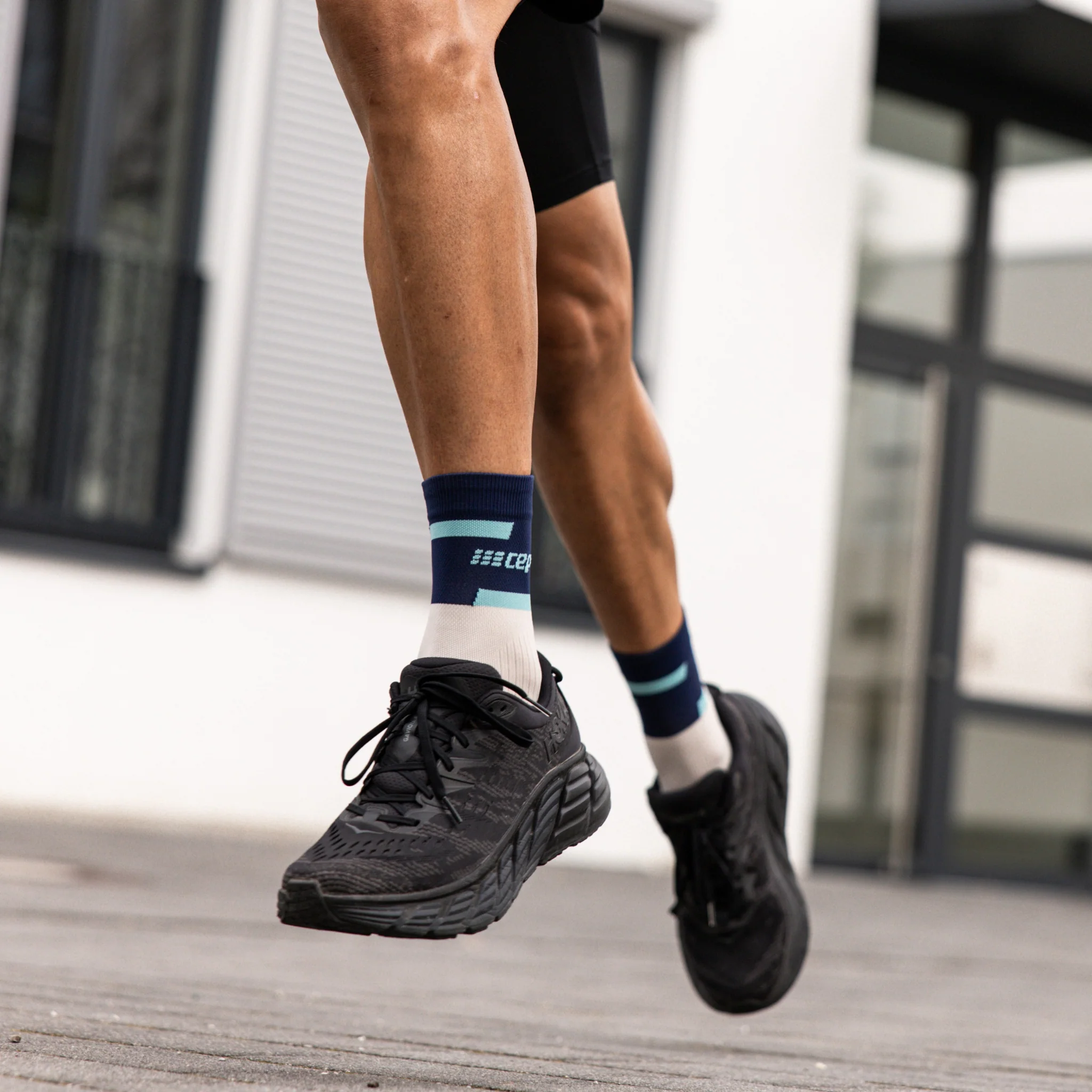The Run Compression Mid Cut Socks 4.0, Women 47 The Run Compression Mid Cut Socks 4.0, Women